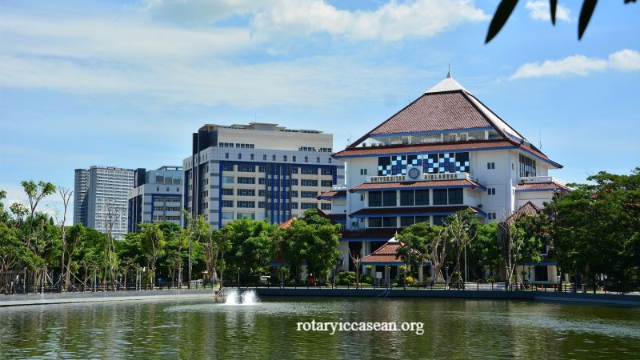 5 Daftar Universitas Negeri di Surabaya dan Jurusan Terfavoritnya